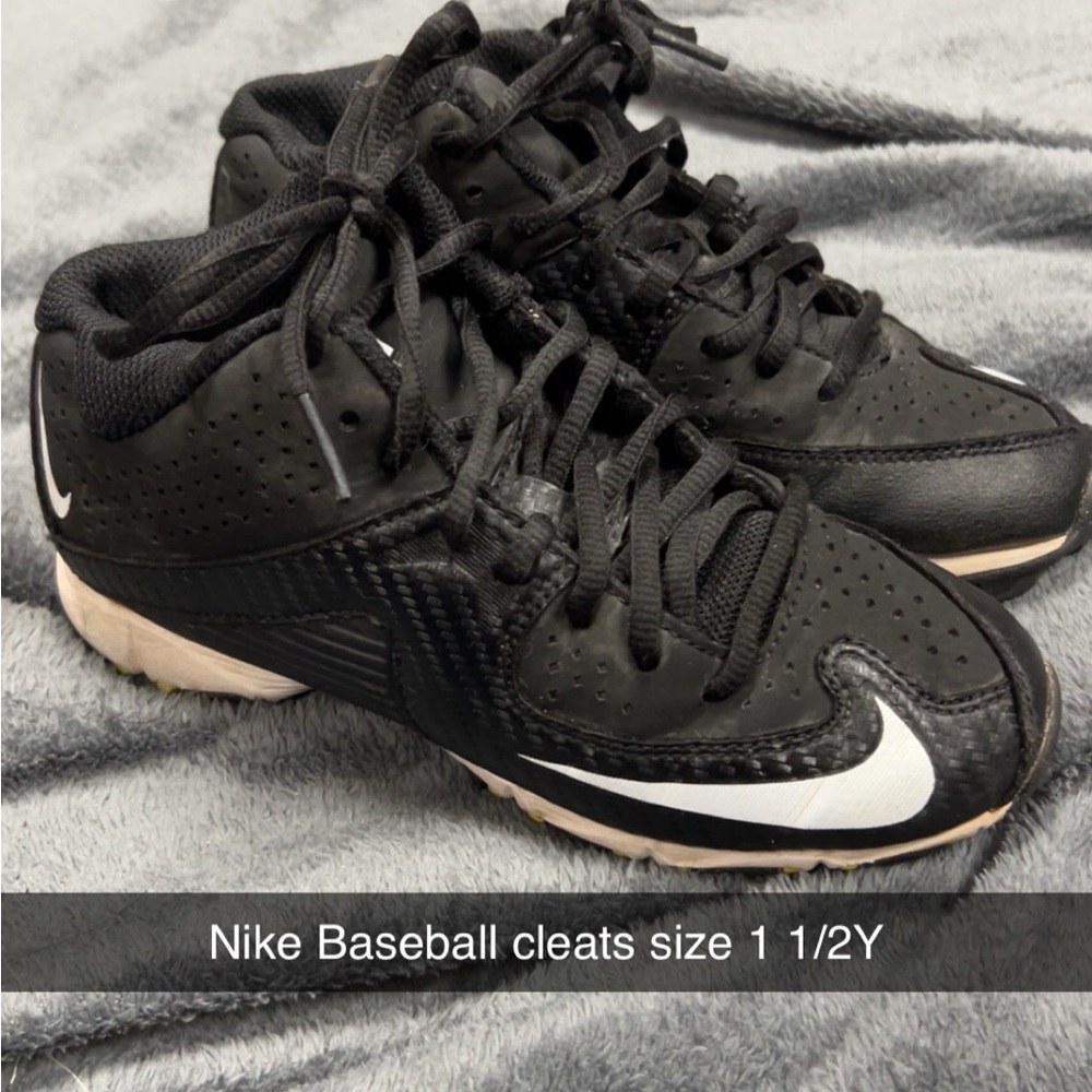 Boy’s Nike Black and White Mid-Top Baseball Cleats